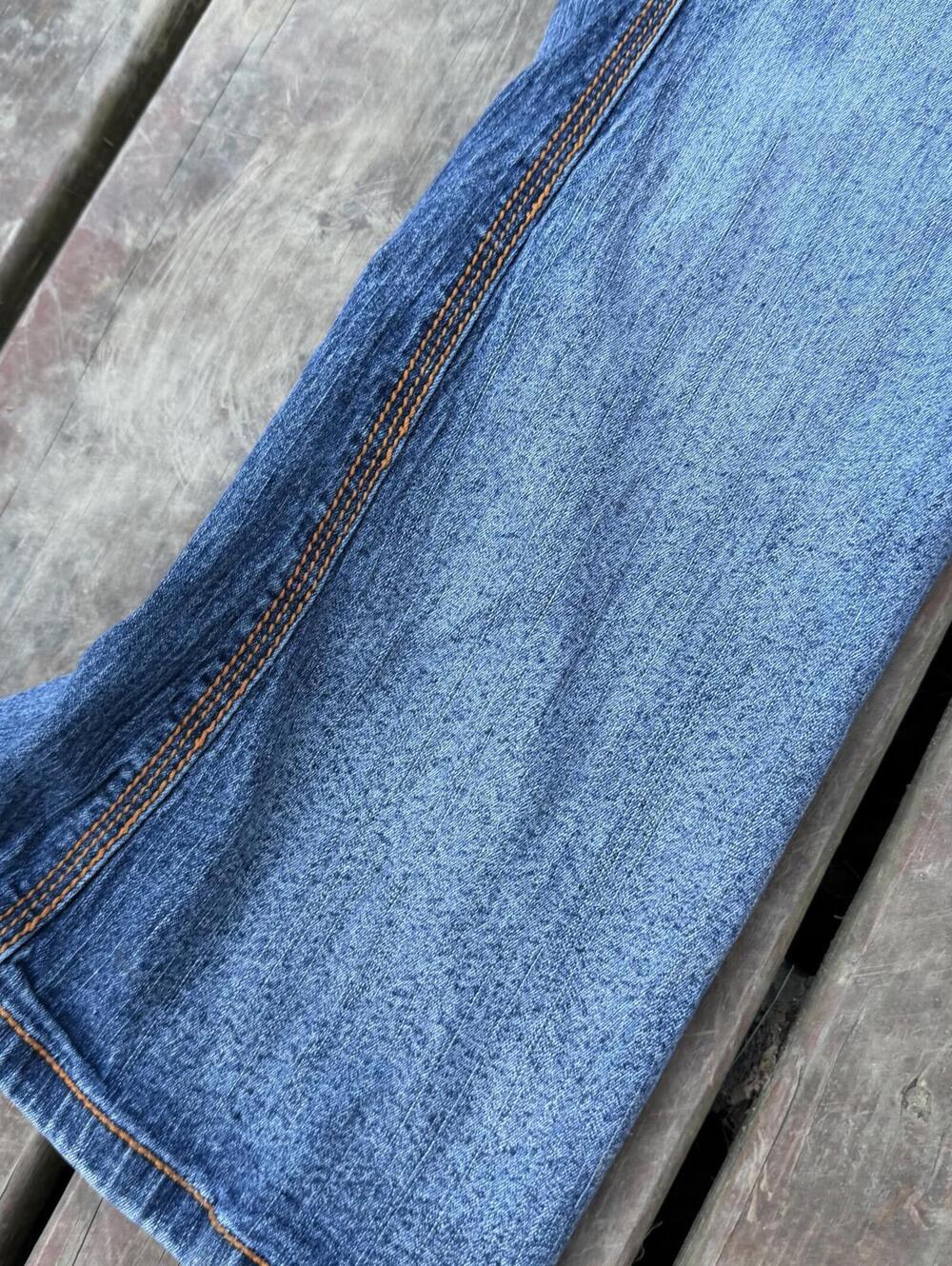Retro Vibes Flared Denim Jeans - Walk Like You Own the '70s - Picture 3 of 6